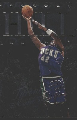 Tyrone Hill #103 1998-99 Metal Universe Milwaukee Bucks