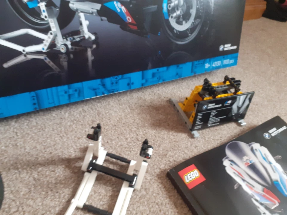 LEGO Technic 42130 BMW M 1000 RR Motorcycle, photo 4 of 4