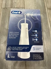 Oral-B Advanced Rechargeable Cordless Water Flosser 2 Nozzles - Damaged Box