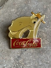Pin’s Cyril Le Crapaud Et Le Maître D’école Coca-Cola Disney ••