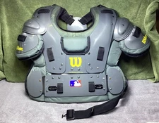 WILSON PRO PLATINUM HOME PLATE UMPIRES CHEST PROTECTOR