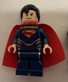 Lego DC Universe Super Heroes Superman Metropolis Showdown 76002 COMPLETE