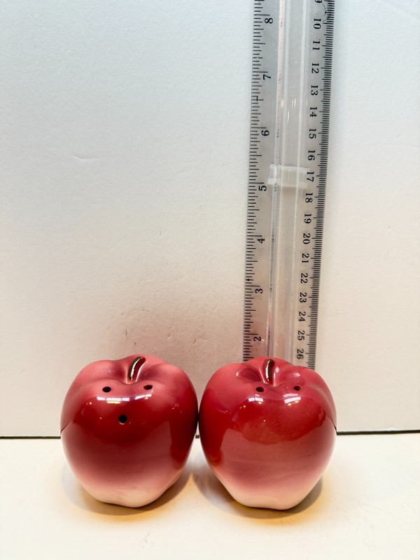 Vintage Apple Salt and Pepper Shakers Ceramic Red Fruit Kitchen Decor
