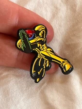 Metroid - Samus Aran - Nintendo  Pin / Badge - Excellent Condition