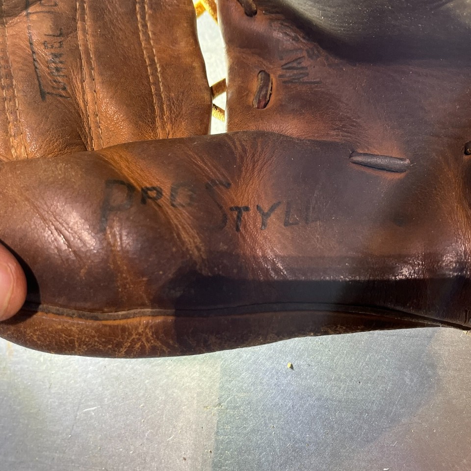 Vintage Baseball Glove Youth Tunnel Top Trap, Pro Style leather from