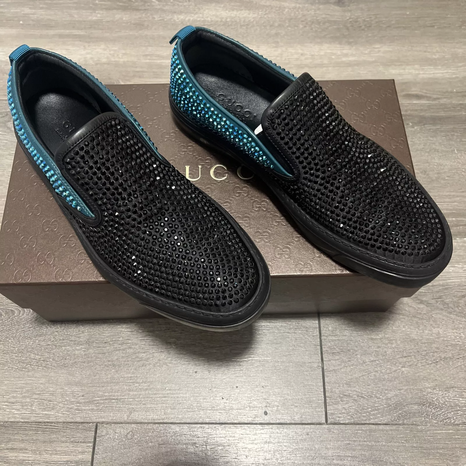 BASKETS À ENFILER GUCCI CRISTAL SATIN NOIR SARCELLE 7G