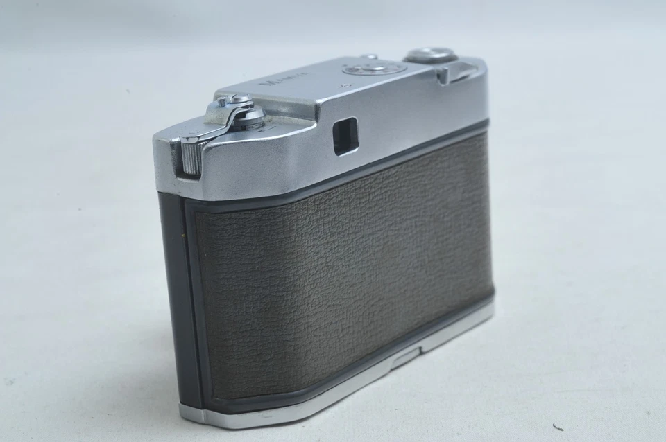 @ SakuraDo @ ¡Raro! @ Cámara telémetro Mamiya Sketch 24x24 mm formato cuadrado 35 mm Foto 3 de 4