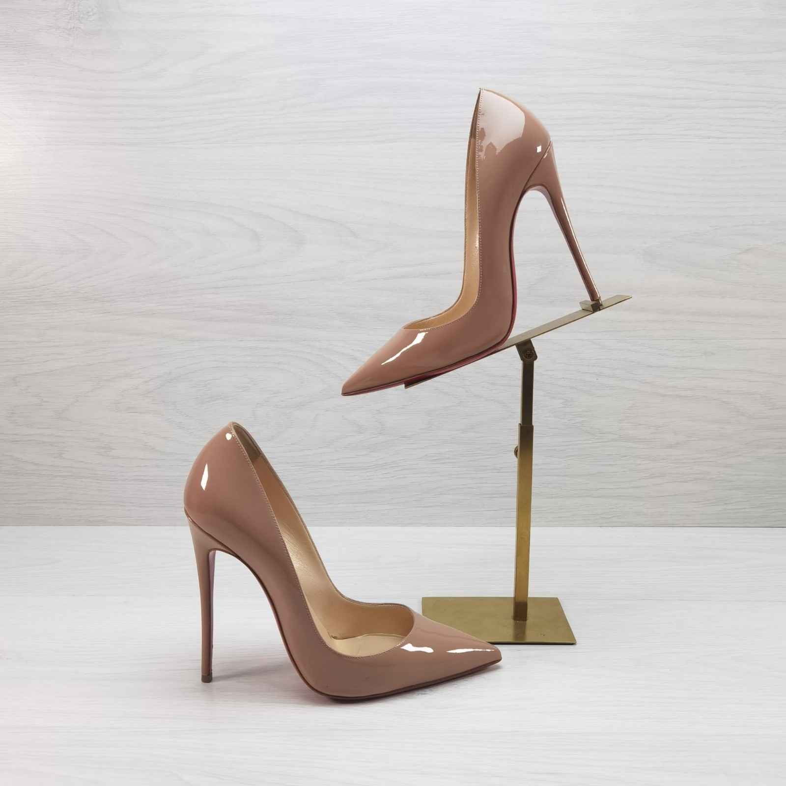 Christian Louboutin So Kate 120 Nude Patent Leather EU 37 UK 4 US 7 High Heels