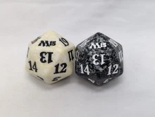 (2) Magic The Gathering M15 D20 Spindown Dice Black And White