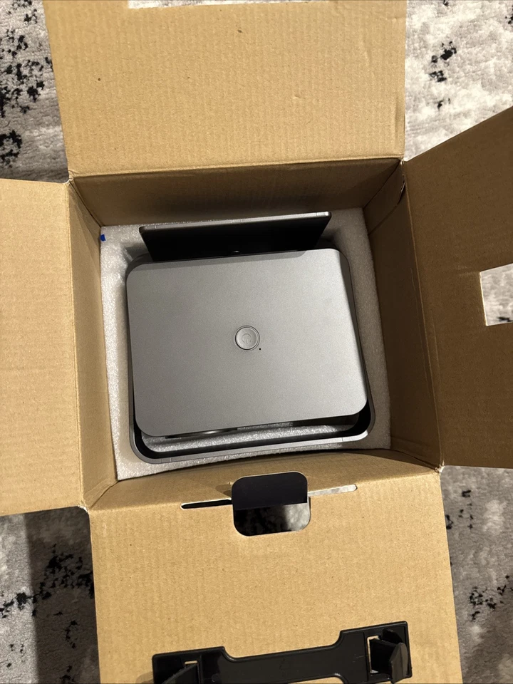 Netflix Licensed 1080P Polocsh Portable Projector with WIFI & Bluetooth P7 $149 - Image 4 of 4