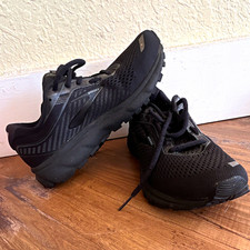Brooks Ghost  12 women s wide size 7