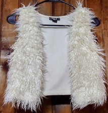 Girls Sequin Hearts Cream Colored Faux Fur Vest Size 10