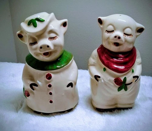 VINTAGE USA SHAWNEE POTTERY SMILEY PIG 3” SALT&PEPPER SHAKERS Minty!