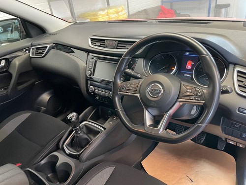 2020 Nissan Qashqai 1.5 dCi Acenta Premium + DIESEL + 6 SP + 47K FSH + NAV + CAM - Picture 19 of 22