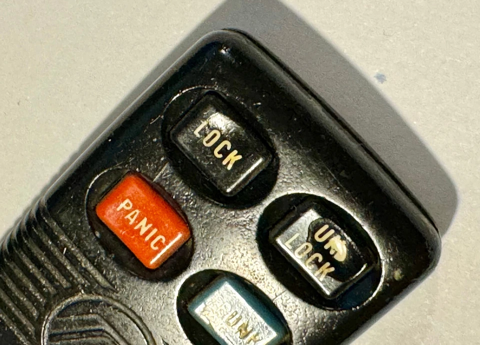 Llavero de entrada sin llave Mercury Cougar 1993 1994 1995 1996 1997 Car Clicker Foto 4 de 4