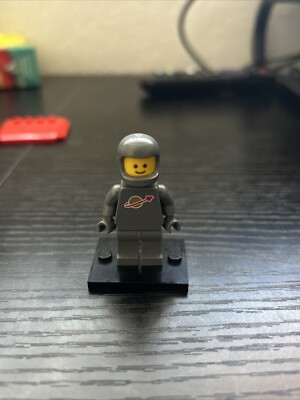 Dark Bluish Gray Classic Spaceman Minifigure w/ non-fading logo