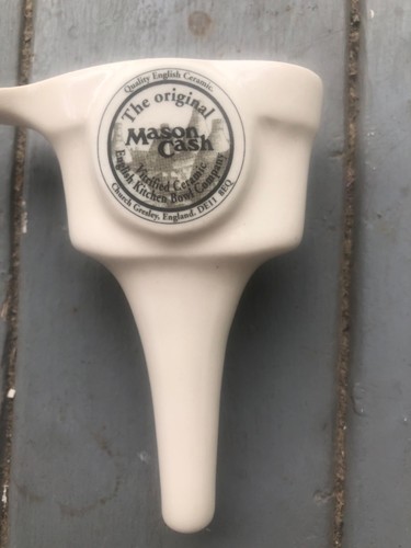 MASON CASH Ceramic Pie Bird Funnel