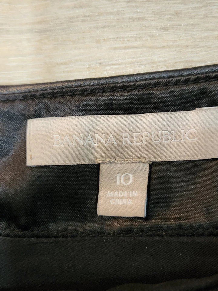 Banana Republic 黑色打褶 100% 羊皮裙 10 码 — 第 4/4 张图片