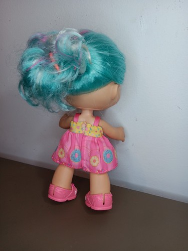Bambola Kindi Kids Fun Time Friends Cindy Pops vestito ciambella capelli blu 10" usata - Foto 10 di 14