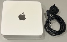 Apple AirPort Time Capsule A1409 2TB Storage 2GHz and 5GHz WiFi Gigabit Ethernet