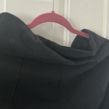 lululemon Women's Black Solid Capri Mid Rise Size 10 30 in Waist