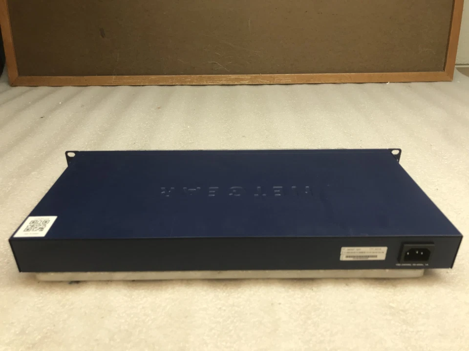 NETGEAR ProSafe GS724T Gigabit Managed Smart Switch 24x Ethernet GB 2x SFP - Image 4 of 4