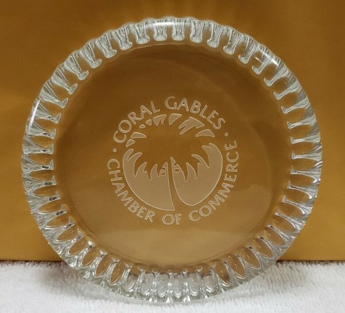 Coral Gables/Miami, Fl Chamber of Commerce Paperweight Souvenir (Pre-Owned) - 第 1/4 張圖片