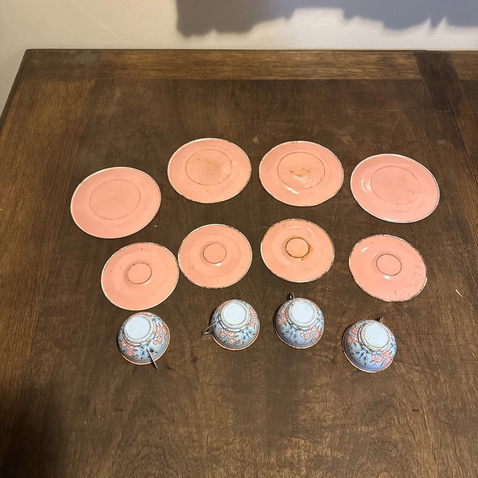 JUEGO COMPLETO DE TAZAS DE TÉ DE HOJALATA AÑOS 60 VINTAGE ROSA Y AZUL MARIPOSAS FLORALES ~ 12 piezas Foto 4 de 4