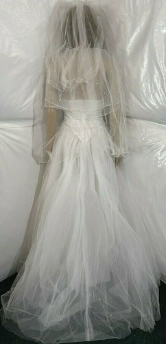 Pretty WHITE Venus Wedding Gown/Dress SZ 10W? with scarf, and veil EUC - Picture 5 of 11