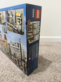 Brand New In Factory Sealed Box LEGO Creator Expert: Parisian Restaurant (10243)