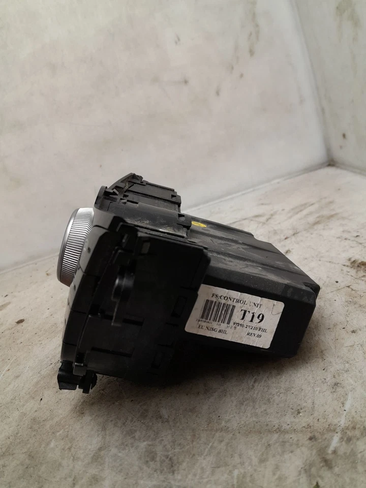 Commande de chauffage 972502V220BLH Hyundai VELOSTER - Photo 2/4