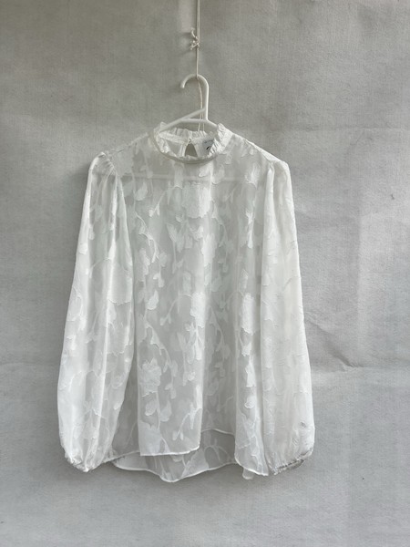 🌟 WITCHERY white Floral Embossed Embroidered shirt Tee Top Blouse 10 S