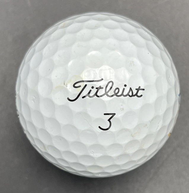 Pelota de golf Newcastle Brown Ale Logo (1) Titleist Pro V1 usada Foto 3 de 4