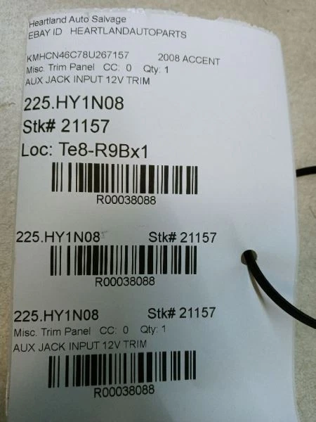 Adaptador de entrada HYUNDAI ACCENT AUX JACK 2006-2011 PANEL DE AJUSTE 12V OEM 96120-1E020 Foto 4 de 4