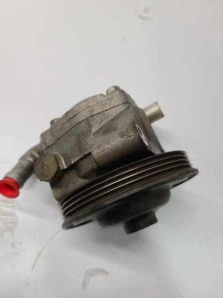 Bomba de dirección asistida Lincoln MKX 2012-15 3,5 L   Foto 2 de 4