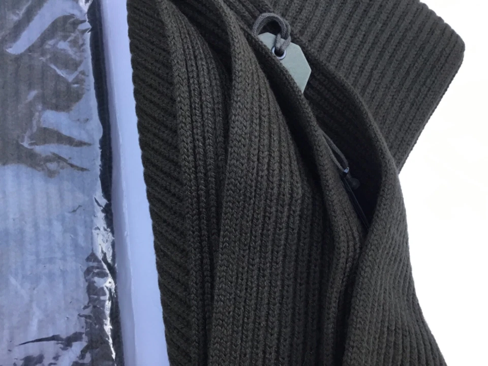 Bufanda delgada AllSaints Narrow Rib 100 % lana merino 61" x 7" verde militar nueva con etiquetas $119 Foto 2 de 4