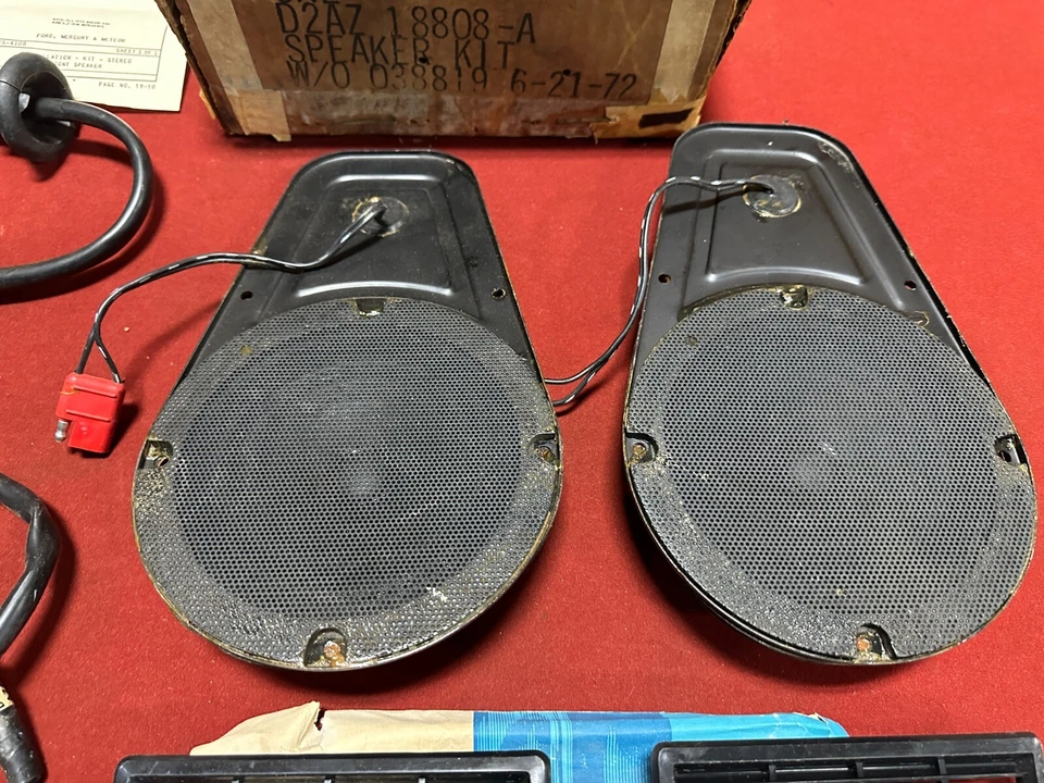 NOS 1971-1972 FORD LTD GALAXIE KIT DE ALTO-FALANTE DIANTEIRO D2AZ-18808-A 71-72 - Imagem 3 de 4