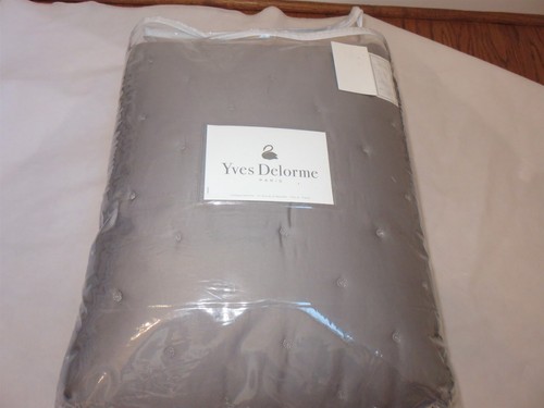 Yves Delorme Triomphe Platine King Quilted Coverlet bedcover NIP Grey - Picture 1 of 5