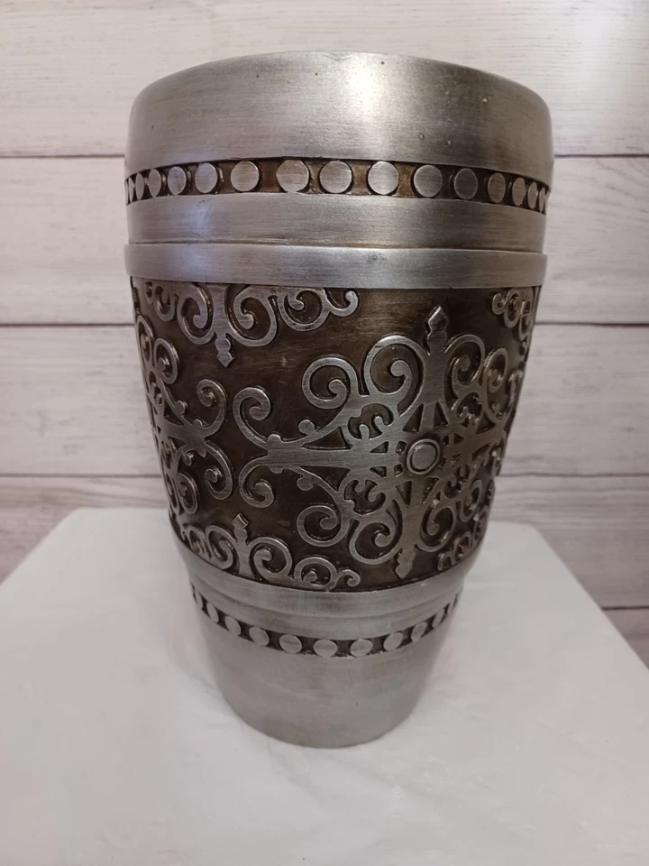 Raymond Waites? Maceta o maceta pesada de 10" gris antracita damasco en relieve Foto 3 de 4