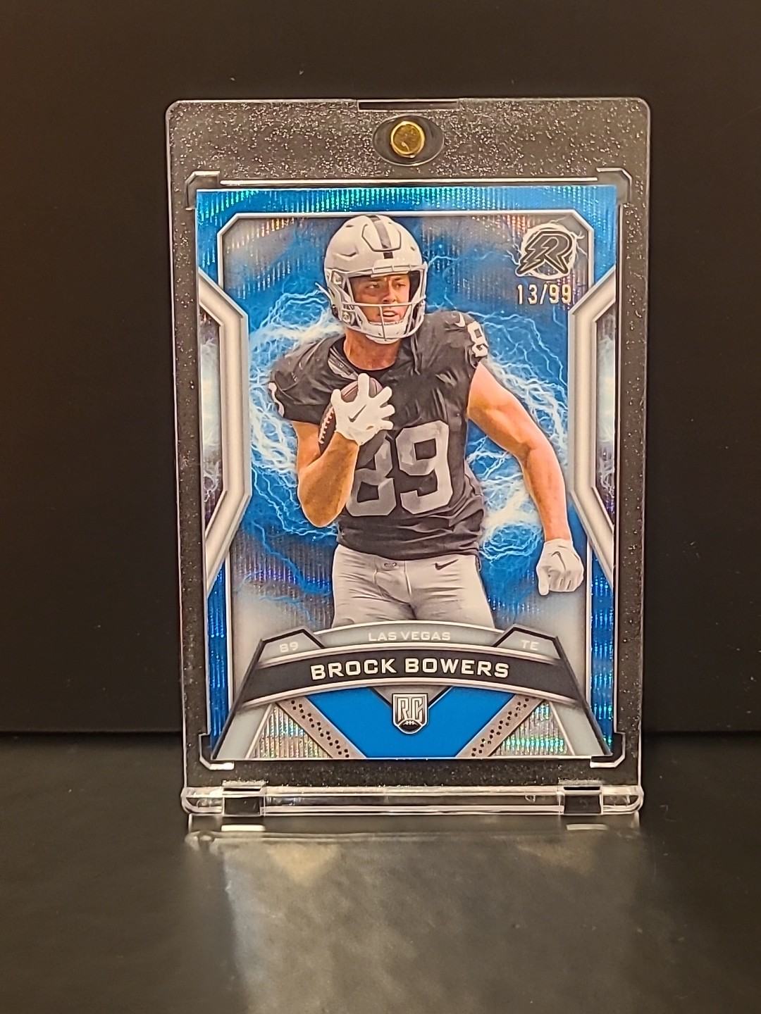 2024 Topps Resurgence - Rookies Brock Bowers #147 Blue Surge Refractor /99 (RC)