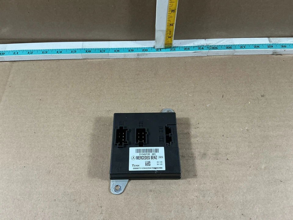 Módulo de control de carrocería Mercedes-Benz E500 2003-2009 2115452132 OEM Foto 2 de 4