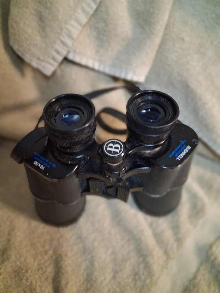 Bushnell PowerView Wide Angle Binoculars Black 10x50 367ft at 1000yds sport - Image 3 of 4