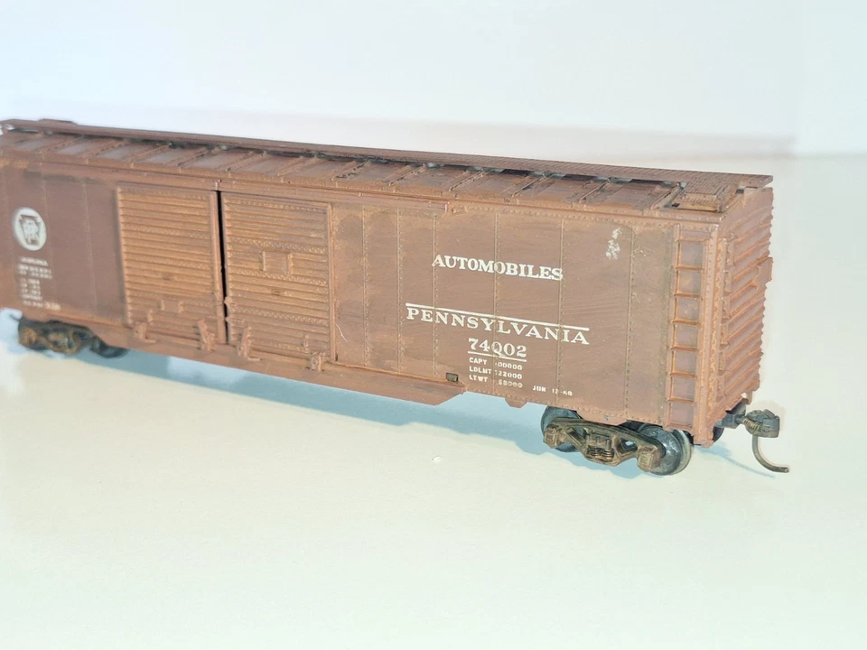 Athearn Double Door PRR Boxcar. Good complete cond. Weathered. HO Scale. No Box - Image 2 of 4