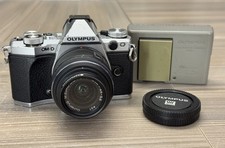 Olympus OM-D E-M5 Mark II 16.1MP Mirrorless C...