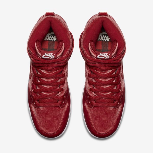 Nike MEN display picture 1