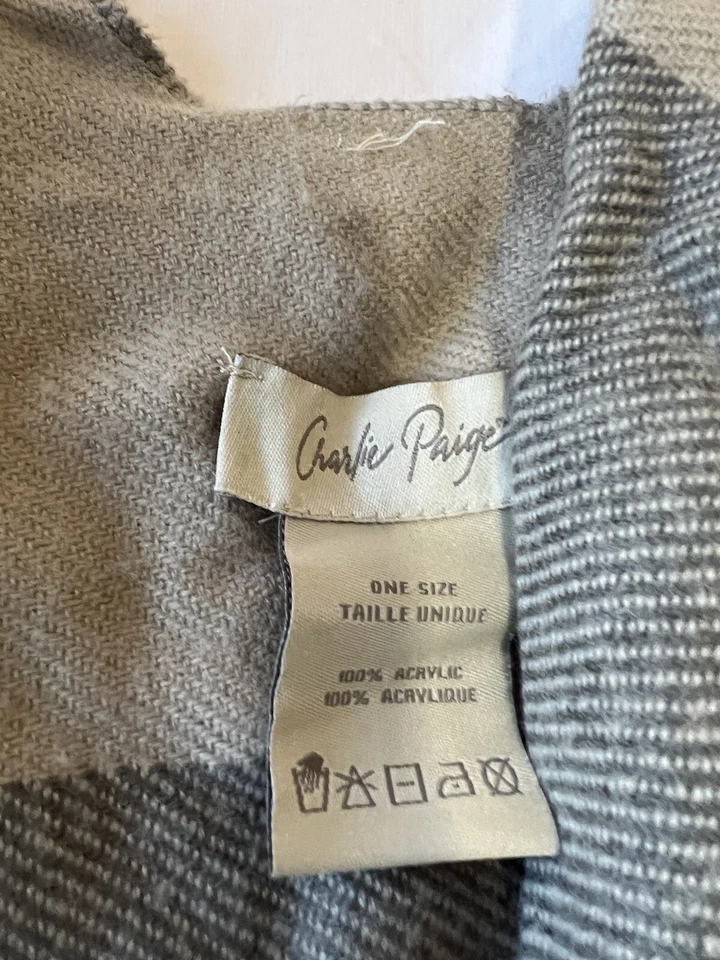 Suéter Charlie Paige Capa Circular Talla Única Sin Mangas Gris 5H Foto 3 de 4