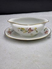 Hutschenreuther Selb Turvel Gravy Boat w/Attached Plate - Leaves - Bavaria