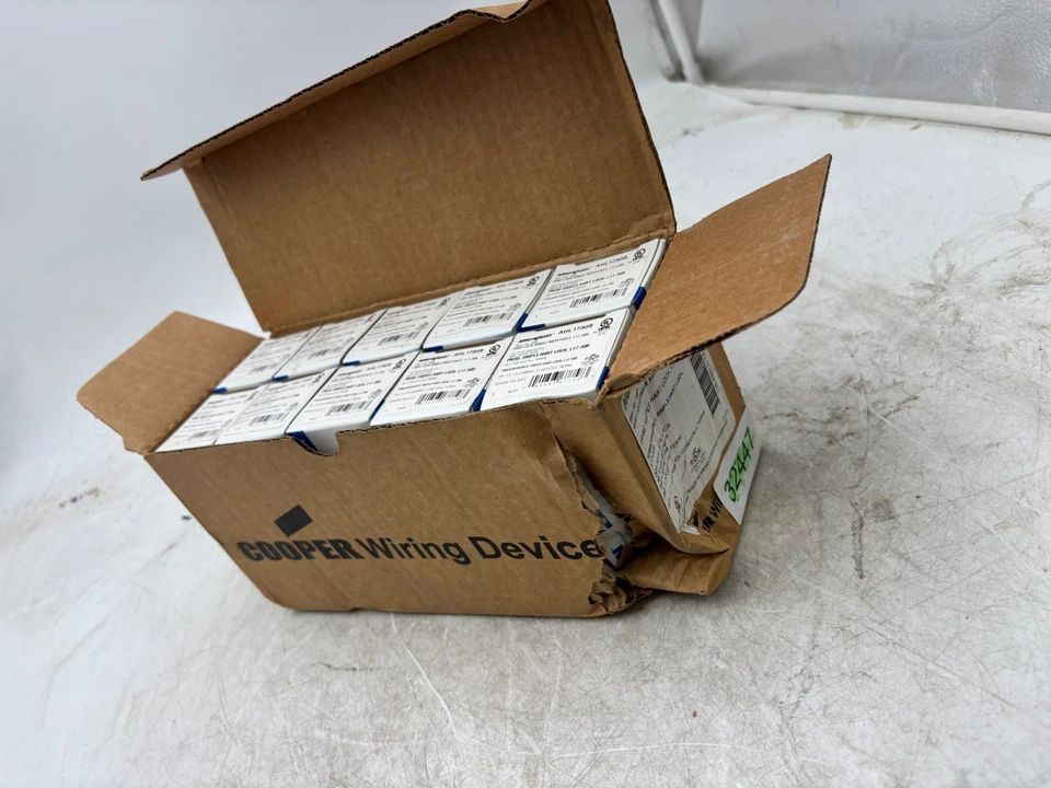 Arrow Hart AHL1730R Single Receptacle 30A 600V 3P 4W Lot of 10 - Image 2 of 3