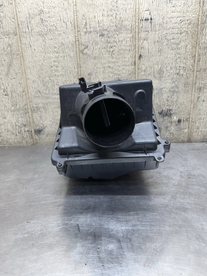 2017-2020 CADILLAC ESCALADE ESV 6.2L CAIXA DE FILTRO DE AR DO MOTOR COM FABRICANTE DE EQUIPAMENTO ORIGINAL MAF - Imagem 3 de 4