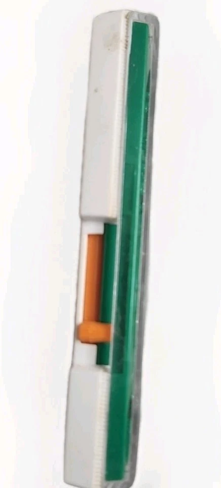 Vintage 1975 Tomy Pocket Baseball Game Toy Classic Ages 5 and Up No 7039 - Image 3 of 4